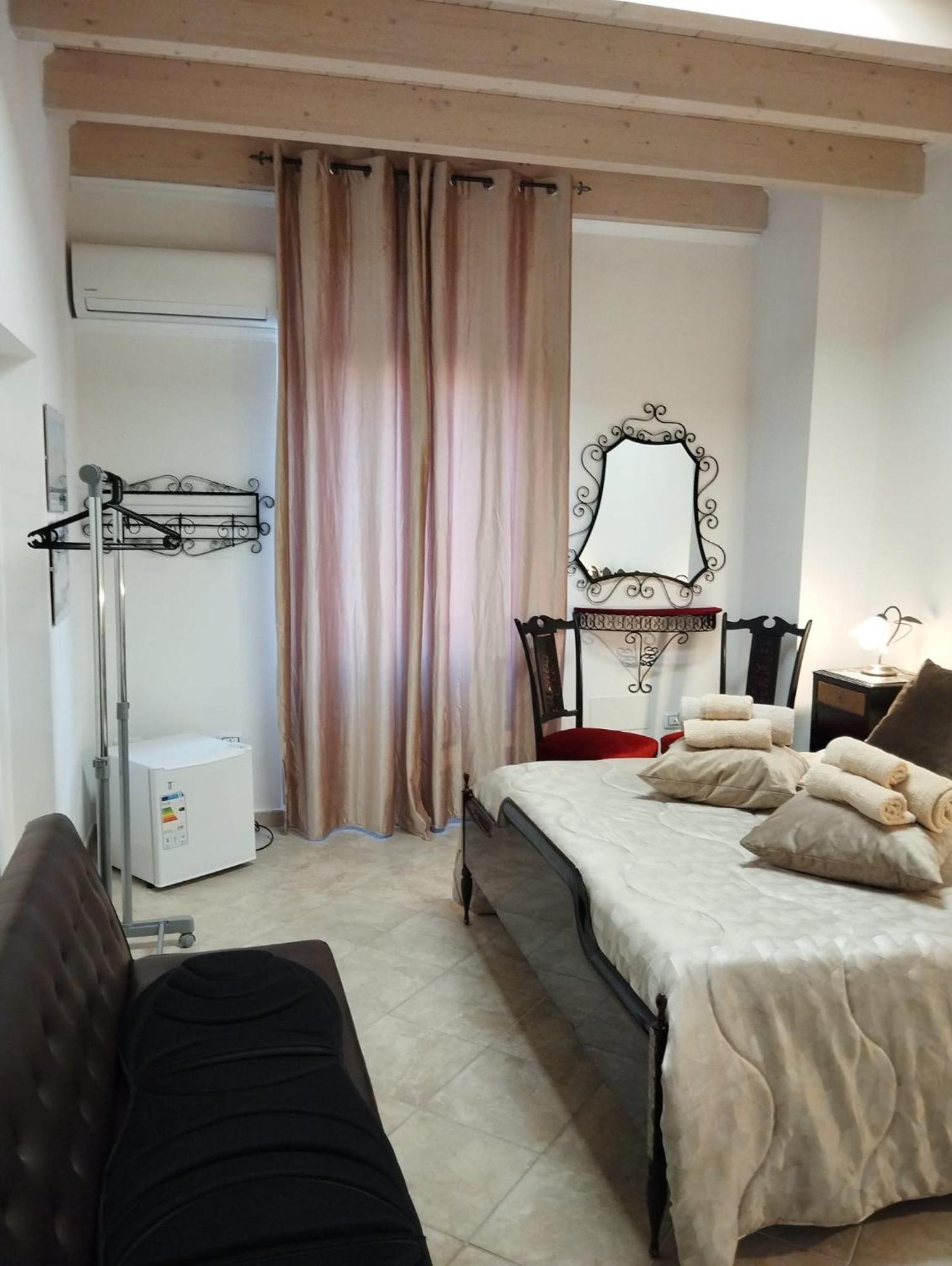 Affittacamere Vicino Al Porto Porto Torres Ngoại thất bức ảnh